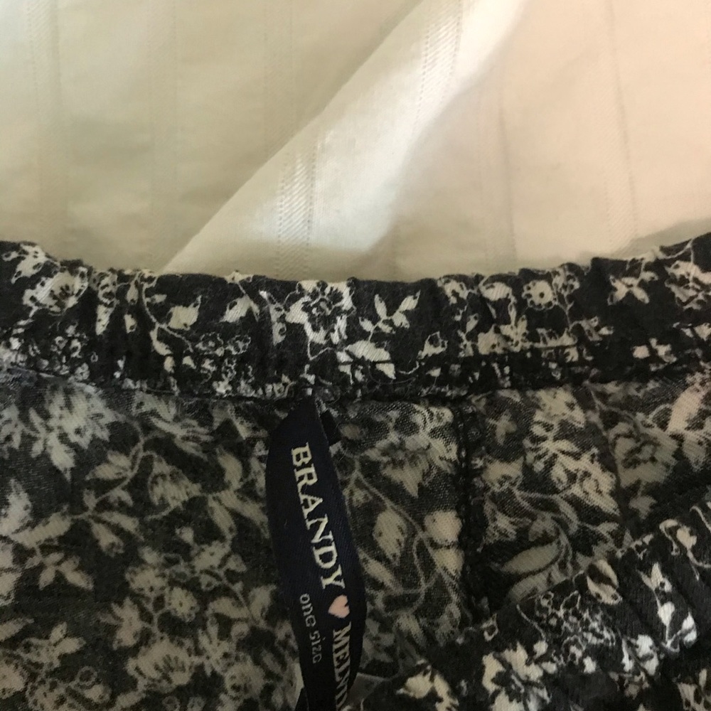 Flowy Shorts - Picture 2 of 2